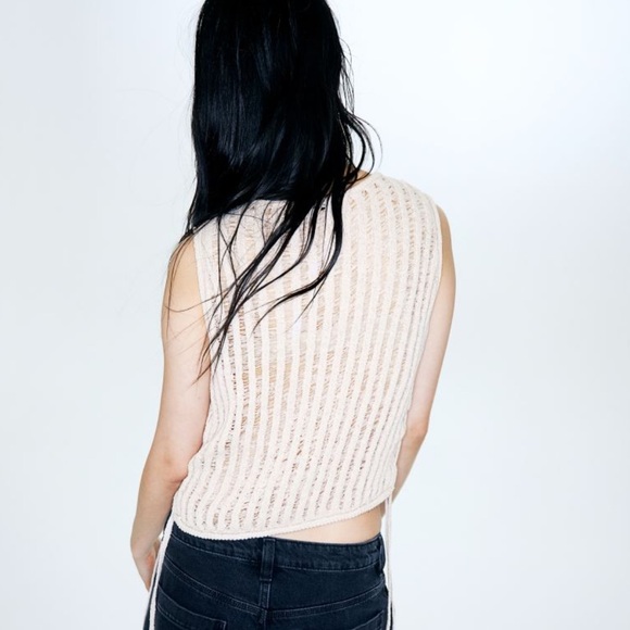 H&M Ladder Stitch Sleeveless Top - Picture 2 of 7
